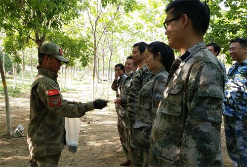 “團結(jié)一心，勇往直前”-2017萬興通達(dá)拓展活動