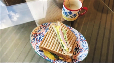 長租酒店里的年輕人：月租5000以內(nèi)我會一直住下去