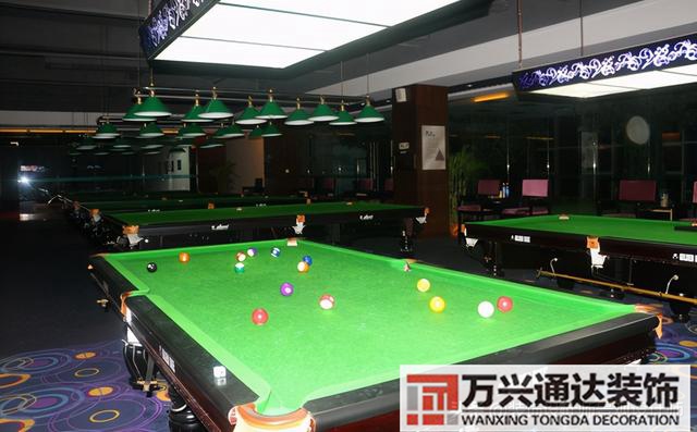 臺(tái)球室裝修效果圖臺(tái)球廳裝修效果圖_萬興辦公室裝修公司