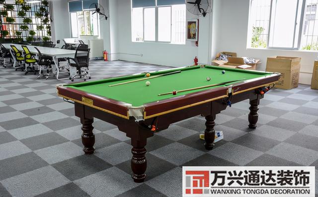 臺(tái)球室裝修效果圖臺(tái)球廳裝修效果圖_萬興辦公室裝修公司