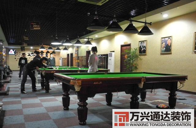 臺(tái)球室裝修效果圖臺(tái)球廳裝修效果圖_萬興辦公室裝修公司