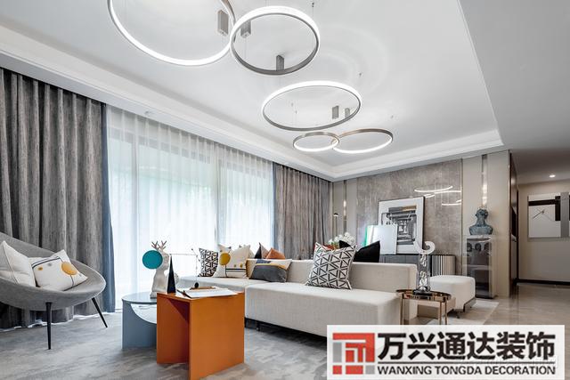 裝修哪個(gè)公司好商鋪裝修哪個(gè)公司好