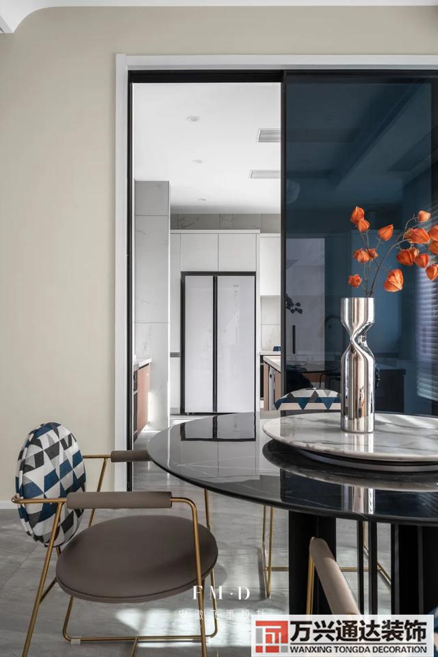 現(xiàn)代裝修設(shè)計(jì)現(xiàn)代客廳裝修