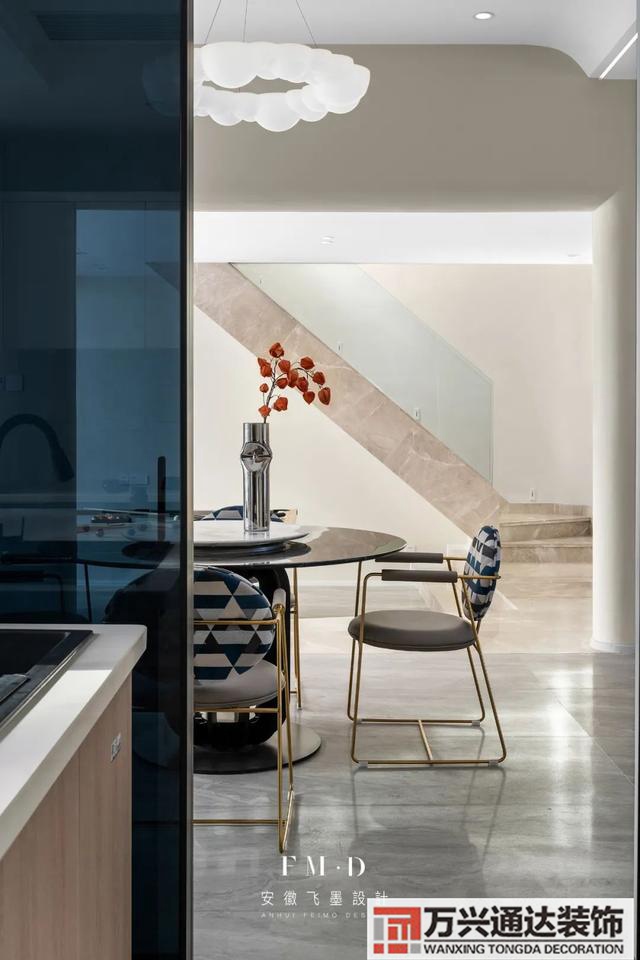 現(xiàn)代裝修設(shè)計(jì)現(xiàn)代客廳裝修